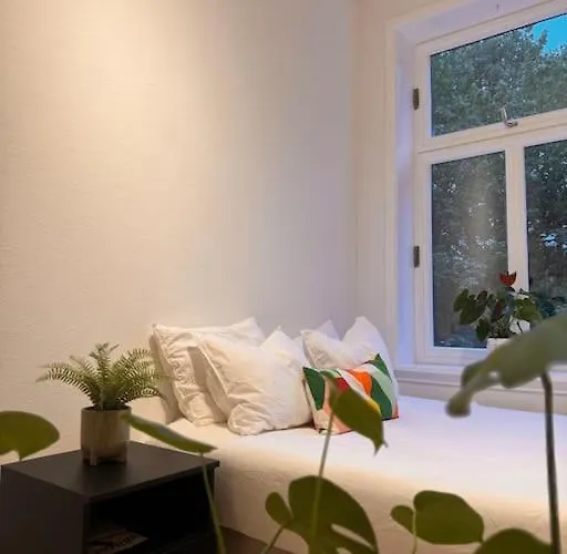 Central & Modern 2Br Apt, 4Min Subway To Oslo City